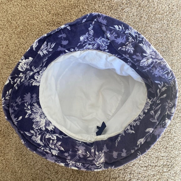 GAP Floral Print Bucket Hat - Picture 3 of 5